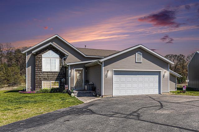 front view picture of 11717 14 Milene  Road, Rockford, MI. 49341