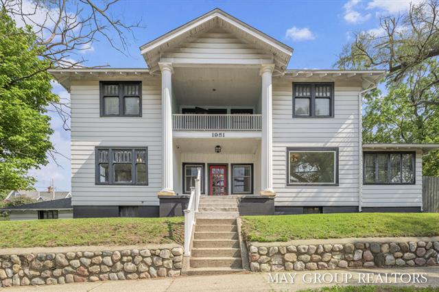 front view picture of 1951 Leonardnw  Street, Grand Rapids, MI. 49504