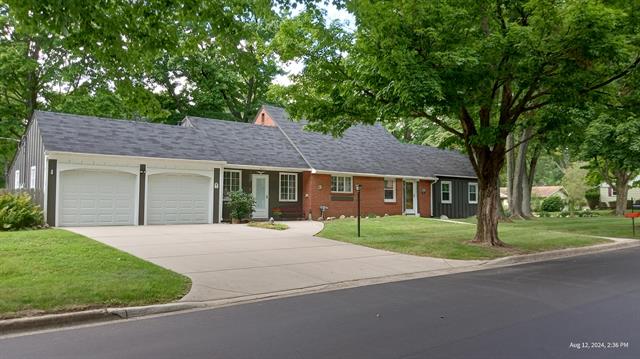 front view picture of 533 Allcott Street, Marshall, MI. 49068