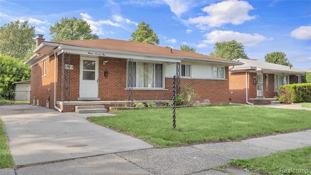 front view picture of 1373 Fontaine Ave, Madison Heights, MI. 48071