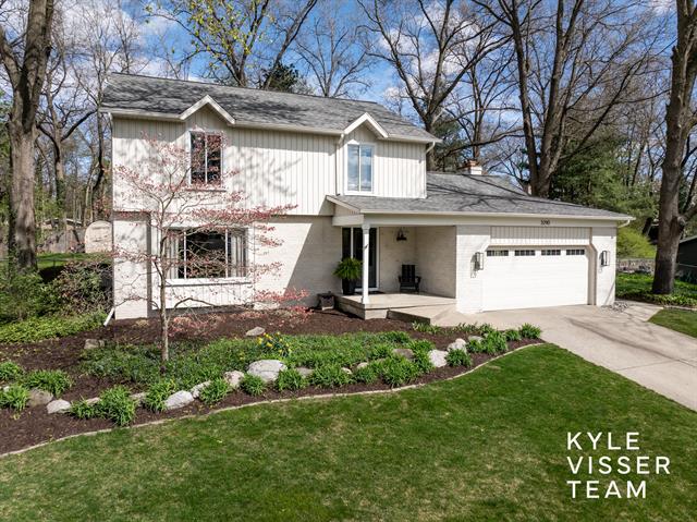 front view picture of 3290 Hidden Hillsse  Court, Grand Rapids, MI. 49546