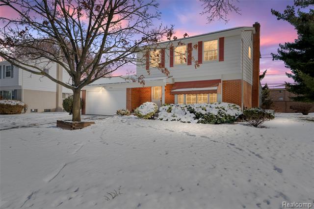 front view picture of 30190 Northgate Dr, Southfield, MI. 48076