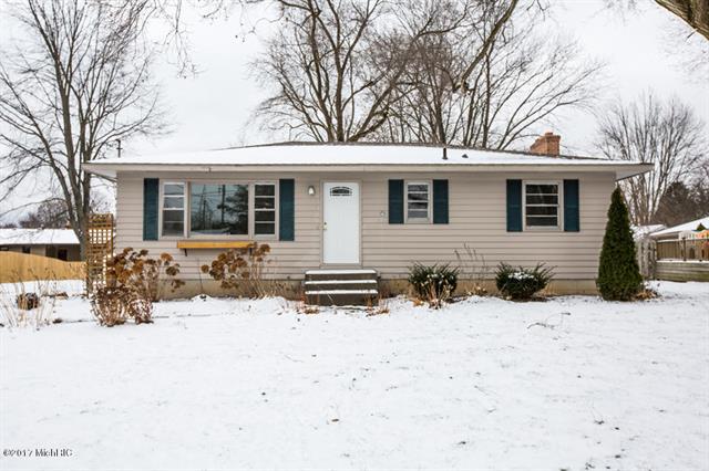 front view picture of 616 Westwaynw  Drive, Grand Rapids, MI. 49534