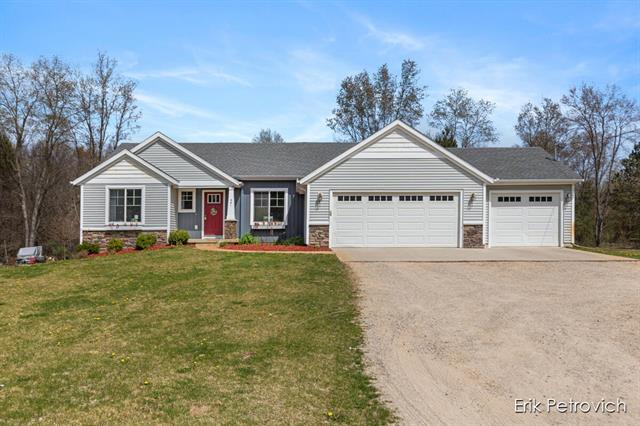 front view picture of 581 Cumingsnw  Court, Sparta, MI. 49345