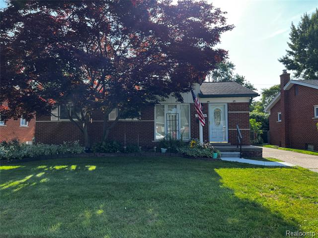 front view picture of 29660 Shacket Ave, Madison Heights, MI. 48071
