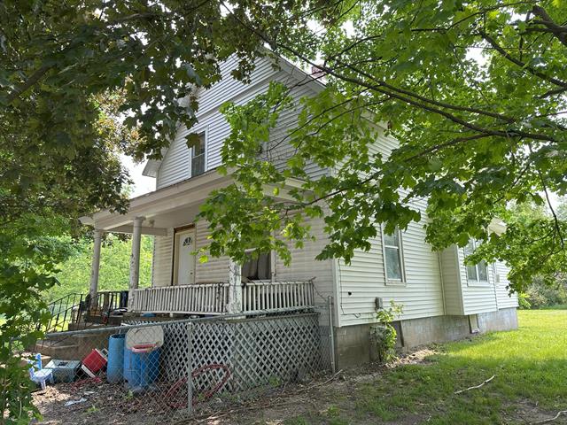 front view picture of 2008 E Stockbridge Avenue, Kalamazoo, MI. 49001