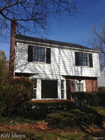 front view picture of 3217 Vinsetta Blvd, Royal Oak, MI. 48073