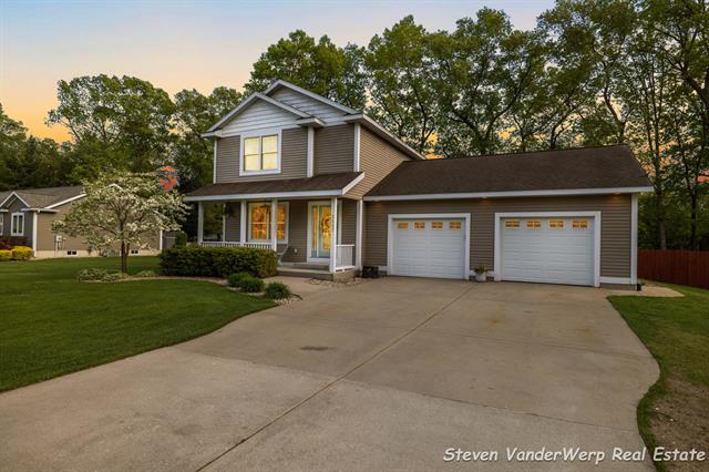 front view picture of 2567 Chippewa Trail, Muskegon, MI. 49445
