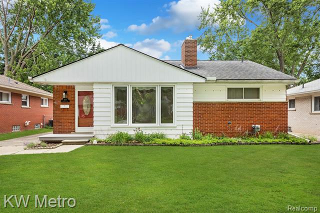 front view picture of 2607 Ferncliff Ave, Royal Oak, MI. 48073