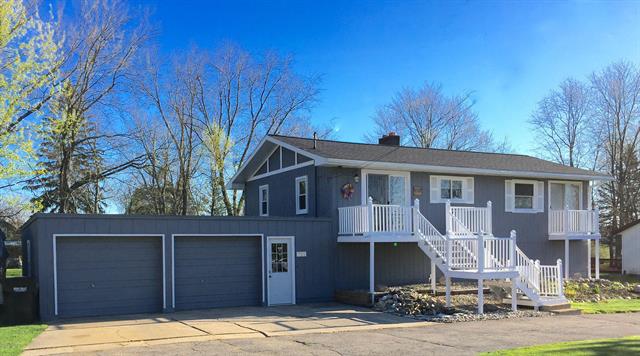 front view picture of 111 E Division Street, Casnovia, MI. 49318
