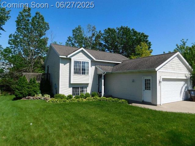 front view picture of 2912 Sunrise Avenue, Holland, MI. 49424