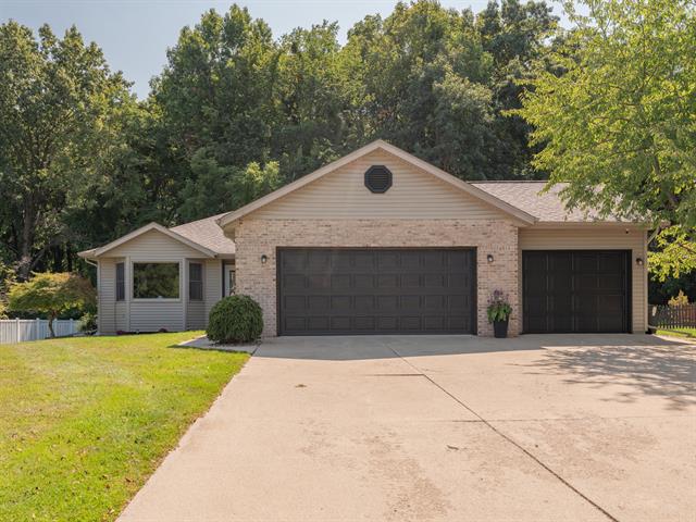 front view picture of 244 Deer Path, Battle Creek, MI. 49015