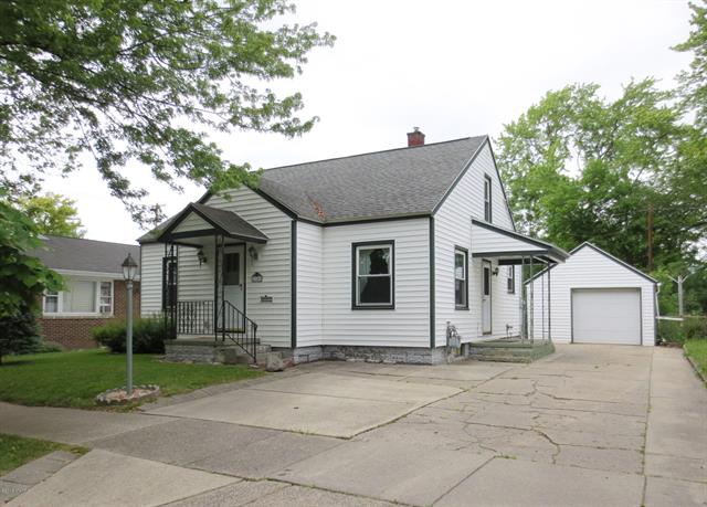 front view picture of 1104 W Larch Avenue, Muskegon, MI. 49441