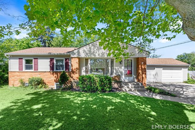 front view picture of 7543 Walnut Avenue, Jenison, MI. 49428