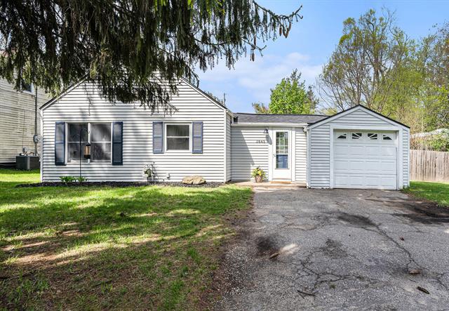 front view picture of 3645 Benjaminne  Avenue, Grand Rapids, MI. 49525