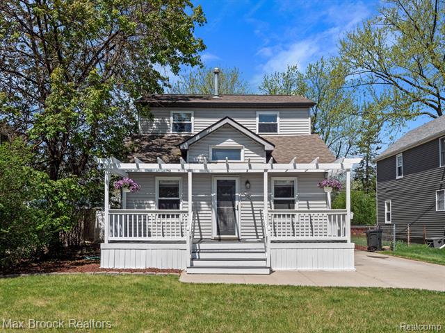 front view picture of 3178 Parker Dr, Royal Oak, MI. 48073