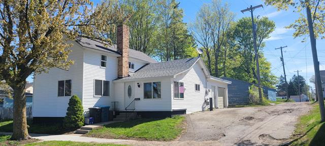 front view picture of 403 N Emily, Ludington, MI. 49431