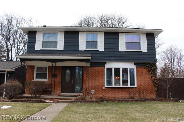 front view picture of 30707 Fairfax St, Southfield, MI. 48076