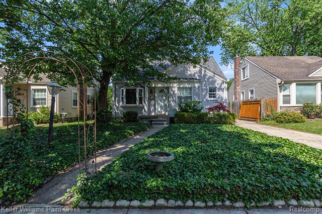 front view picture of 3307 Ellwood Ave, Royal Oak, MI. 48073