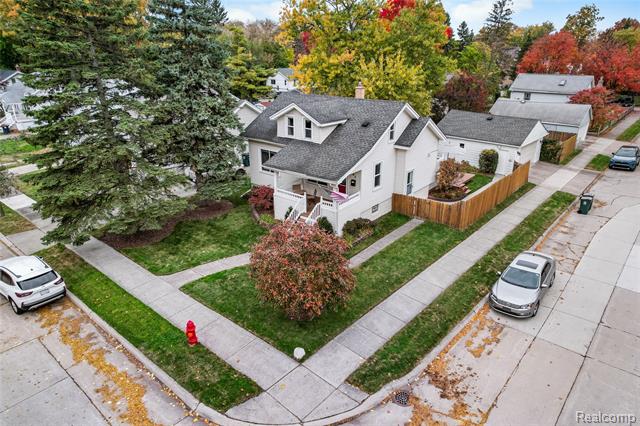 front view picture of 445 Linden Ave, Royal Oak, MI. 48073