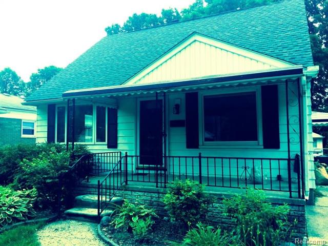 front view picture of 3312 Harvard Rd, Royal Oak, MI. 48073