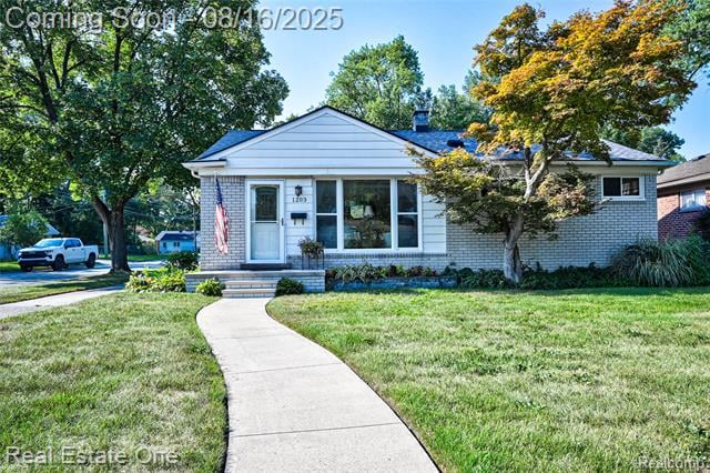 front view picture of 1203 Hickory Ave, Royal Oak, MI. 48073