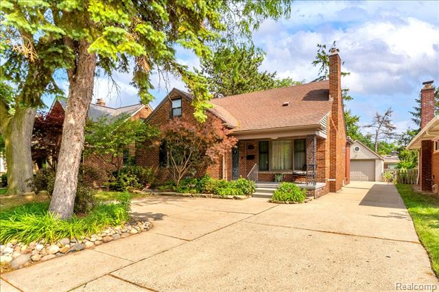 front view picture of 3015 Bembridge Rd, Royal Oak, MI. 48073