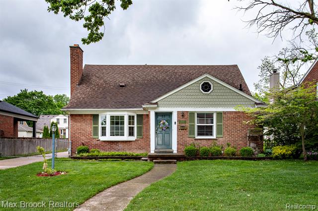front view picture of 2828 Trafford Rd, Royal Oak, MI. 48073