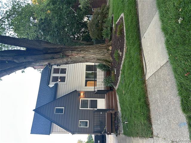 front view picture of 2804 Shenandoah Dr, Royal Oak, MI. 48073