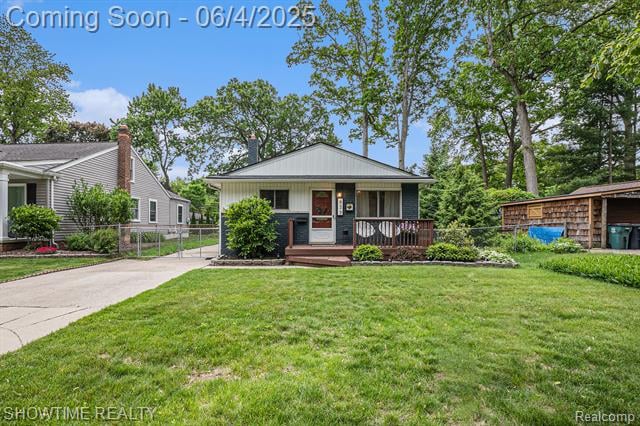 front view picture of 633 Ellen Ave, Royal Oak, MI. 48073