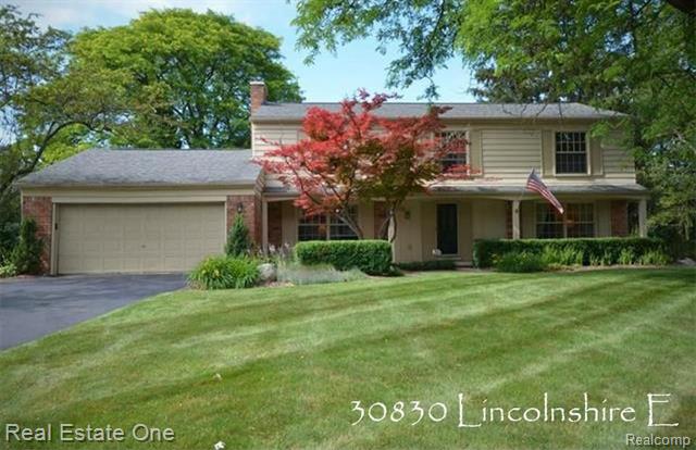 front view picture of 30830 E Lincolnshire St, Franklin, MI. 48025