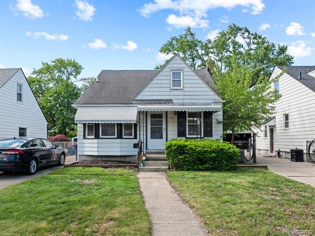 front view picture of 212 Devillen Ave, Royal Oak, MI. 48073
