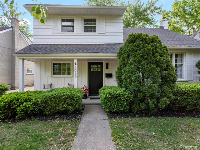 front view picture of 3025 Clawson Ave, Royal Oak, MI. 48073
