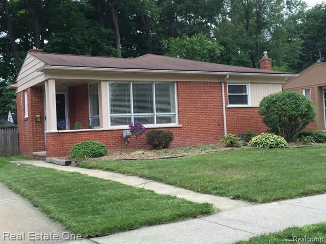 front view picture of 627 Butternut Ave, Royal Oak, MI. 48073