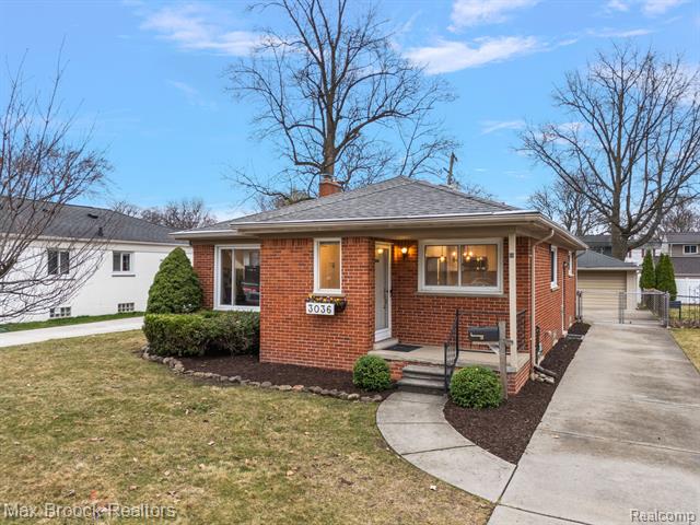 front view picture of 3036 Benjamin Ave, Royal Oak, MI. 48073