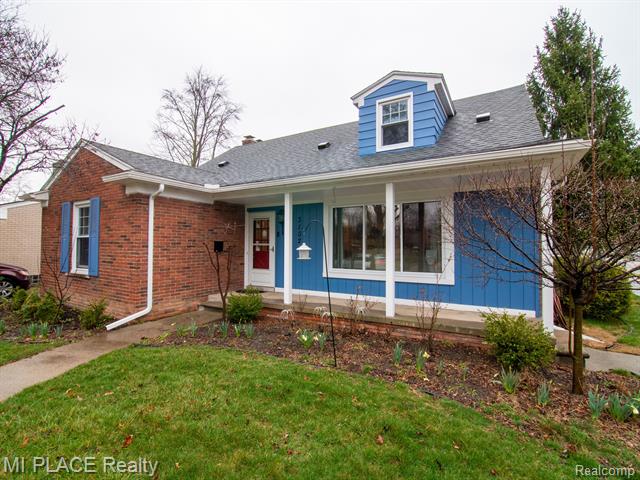 front view picture of 3102 Clawson Ave, Royal Oak, MI. 48073