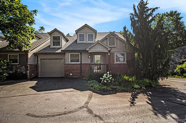 front view picture of 3040 Helen Ct, Royal Oak, MI. 48073