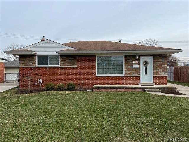 front view picture of 1765 Byron Ave, Madison Heights, MI. 48071