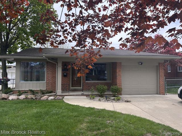 front view picture of 4139 Yorba Linda Blvd, Royal Oak, MI. 48073