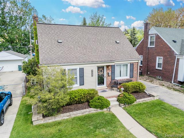 front view picture of 3206 N Blair Ave, Royal Oak, MI. 48073