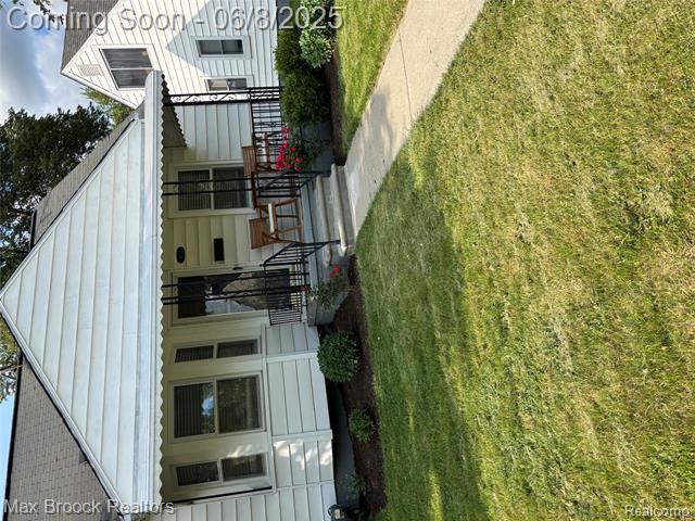 front view picture of 1428 W Windemere Ave, Royal Oak, MI. 48073