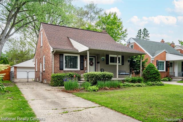 front view picture of 3027 Ferris Ave, Royal Oak, MI. 48073