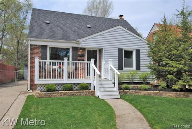 front view picture of 3015 N Alexander Ave, Royal Oak, MI. 48073