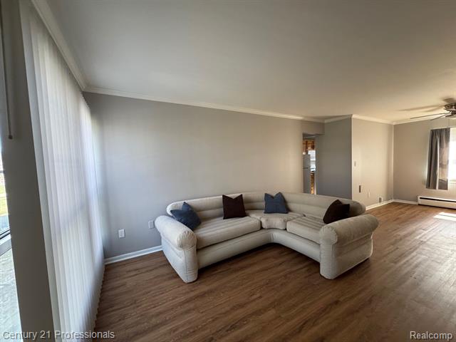 front view picture of 2817 W 13 Mile Rd, Royal Oak, MI. 48073