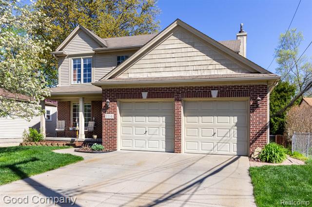 front view picture of 114 W Bloomfield Ave, Royal Oak, MI. 48073