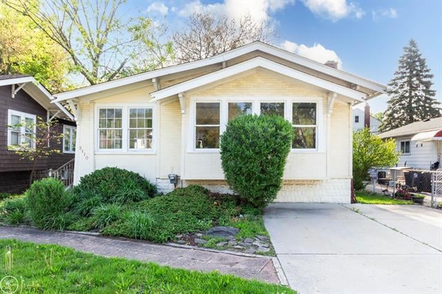 front view picture of 3110 N Main St, Royal Oak, MI. 48073