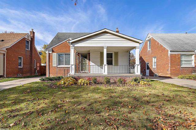 front view picture of 3111 N Blair Ave, Royal Oak, MI. 48073