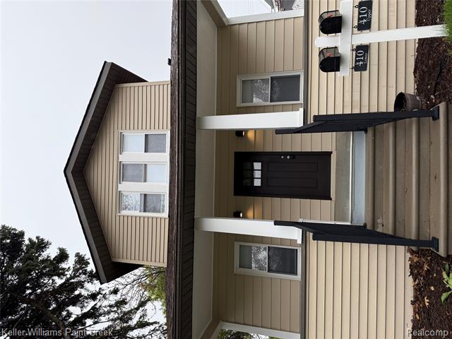 front view picture of 410 E 12 Mile Rd, Royal Oak, MI. 48073