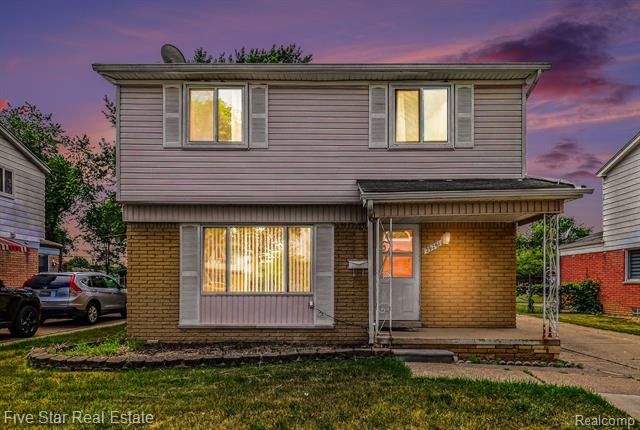 front view picture of 29261 Marshall St, Southfield, MI. 48076