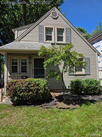 front view picture of 1829 N Washington Ave, Royal Oak, MI. 48073